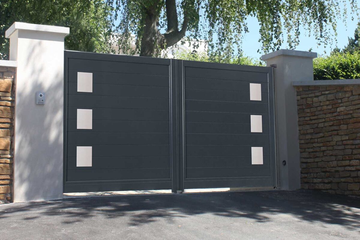 STAINLESS COLLECTION COUNTRY GATES AND BARRIERS