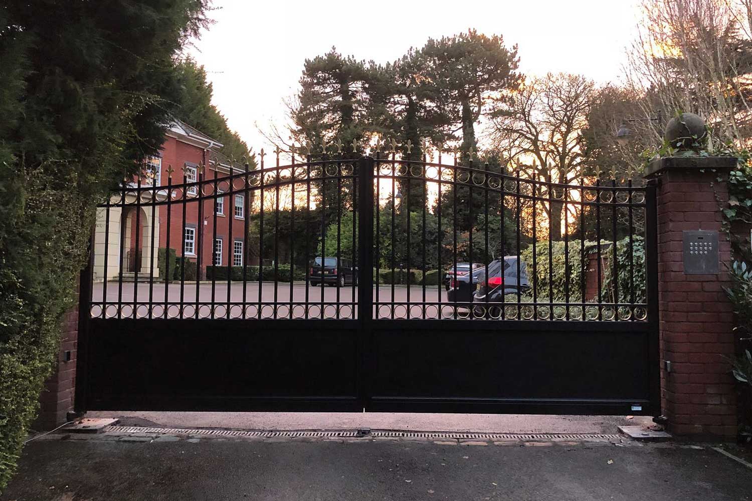NESLIA SWING driveway GATES BLACK