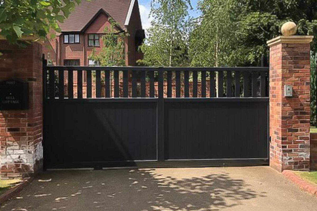CONTEMPORARY PAINTED COLLECTION COUNTRY GATES AND BARRIERS