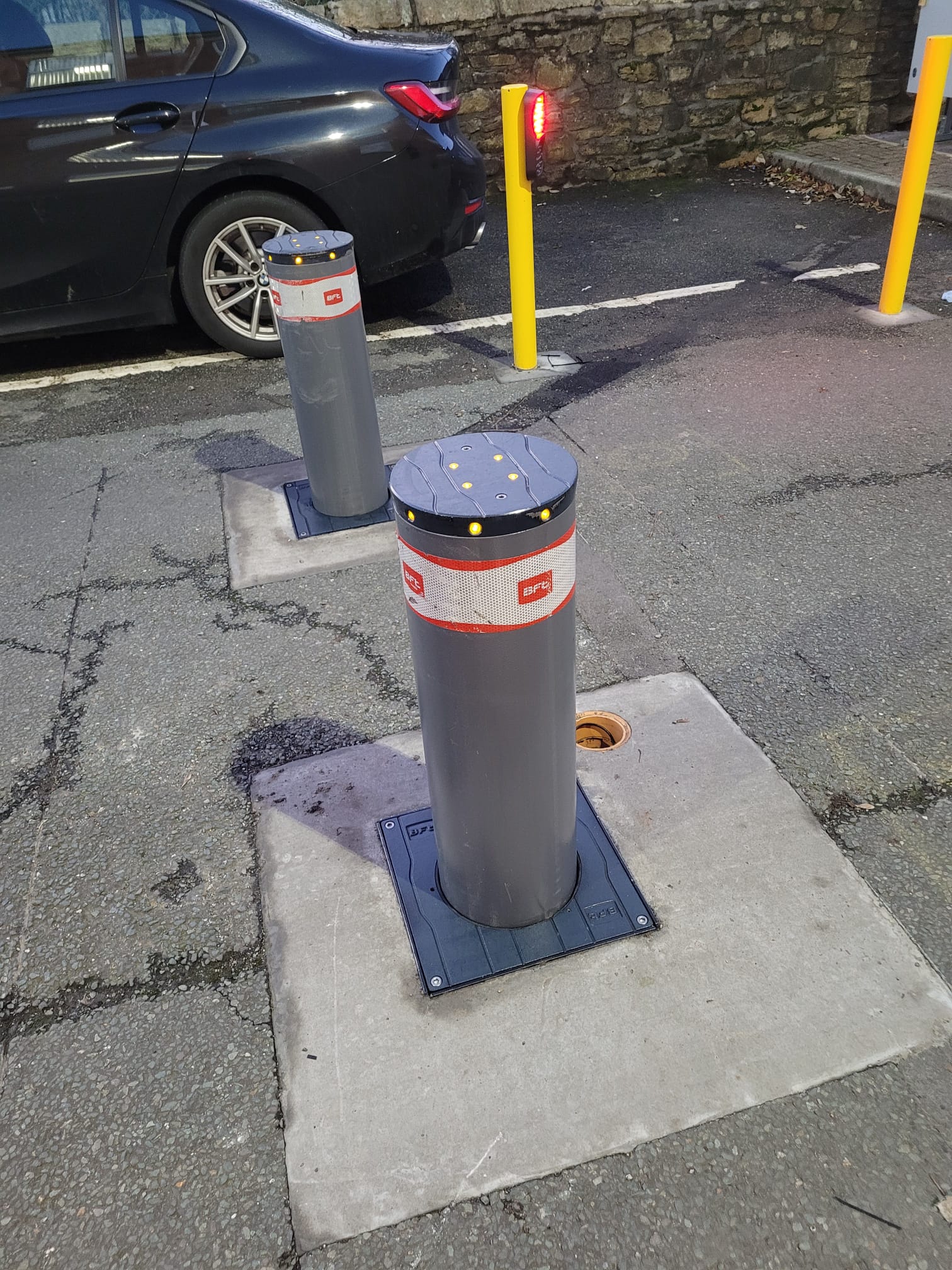 AUTOMATIC RISING KERBS BOLLARDS COUNTRY GATES AND BARRIERS AUTOMATIC RISING KERBS BOLLARDS COUNTRY GATES AND BARRIERS