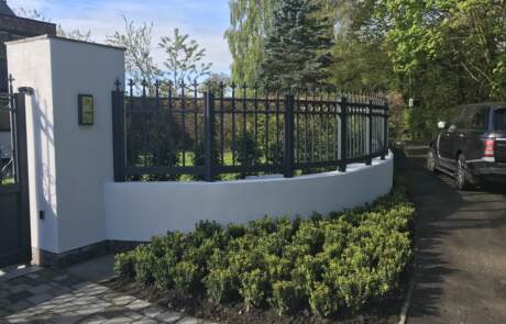 Traditional Aluminium Fencing