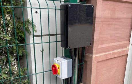 Gate Isolation Switch